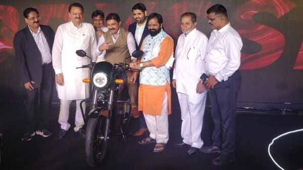 This electric motorcycle from Odysse gets Google maps and costs  ₹1.3 lakh