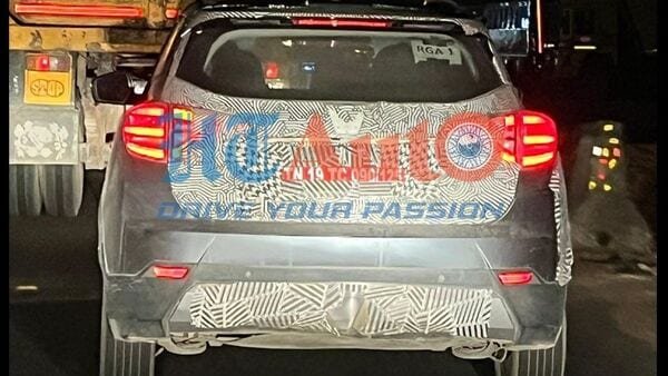 Mahindra XUV300 Facelift  spotted ahead of launch, inspired by XUV400 EV