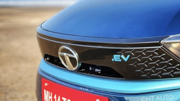 Uttar Pradesh aims to be first state to deploy only EVs for govt departments